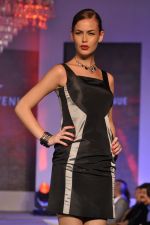 Model walks for Park Avenue new collection launch in Trident, Mumbai on 15th Nov 2011 (29).JPG